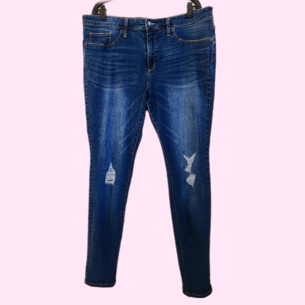 Universal Thread Distressed Skinny Jeans - 18L